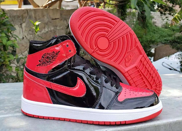 Air Jordan Retro 1 SuperA Patent Bred